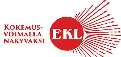 EKL:n logo, josta lähtee auringonsäteitä, lisäksi teksti "kokemusvoimalla näkyväksi".